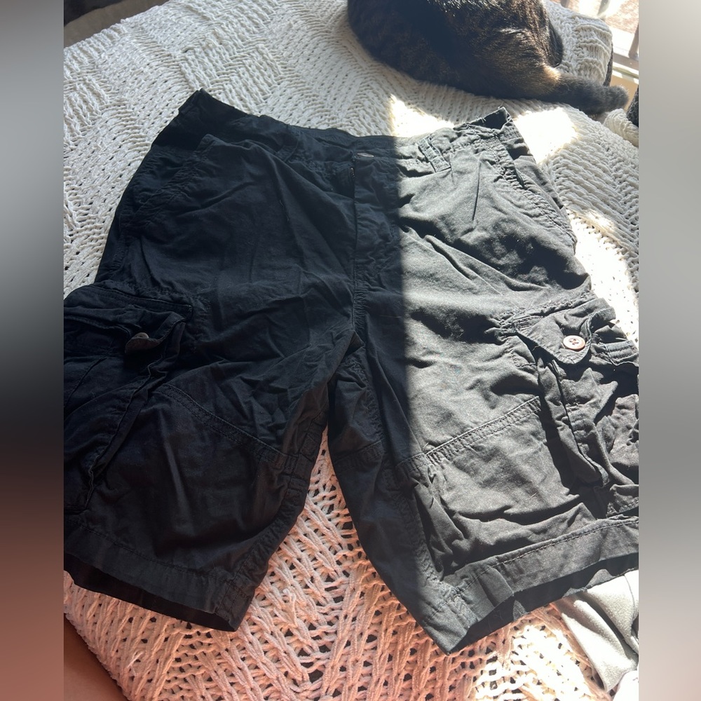 men’s black cargo shorts. size 32. american eagle